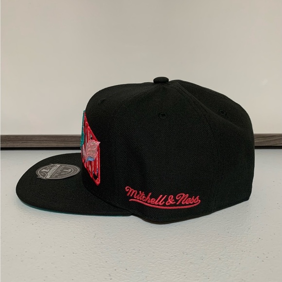 Mitchell & Ness San Antonio Spurs HWC Fitted Hat/Cap-Size 7 1/2 NWT - Picture 4 of 13